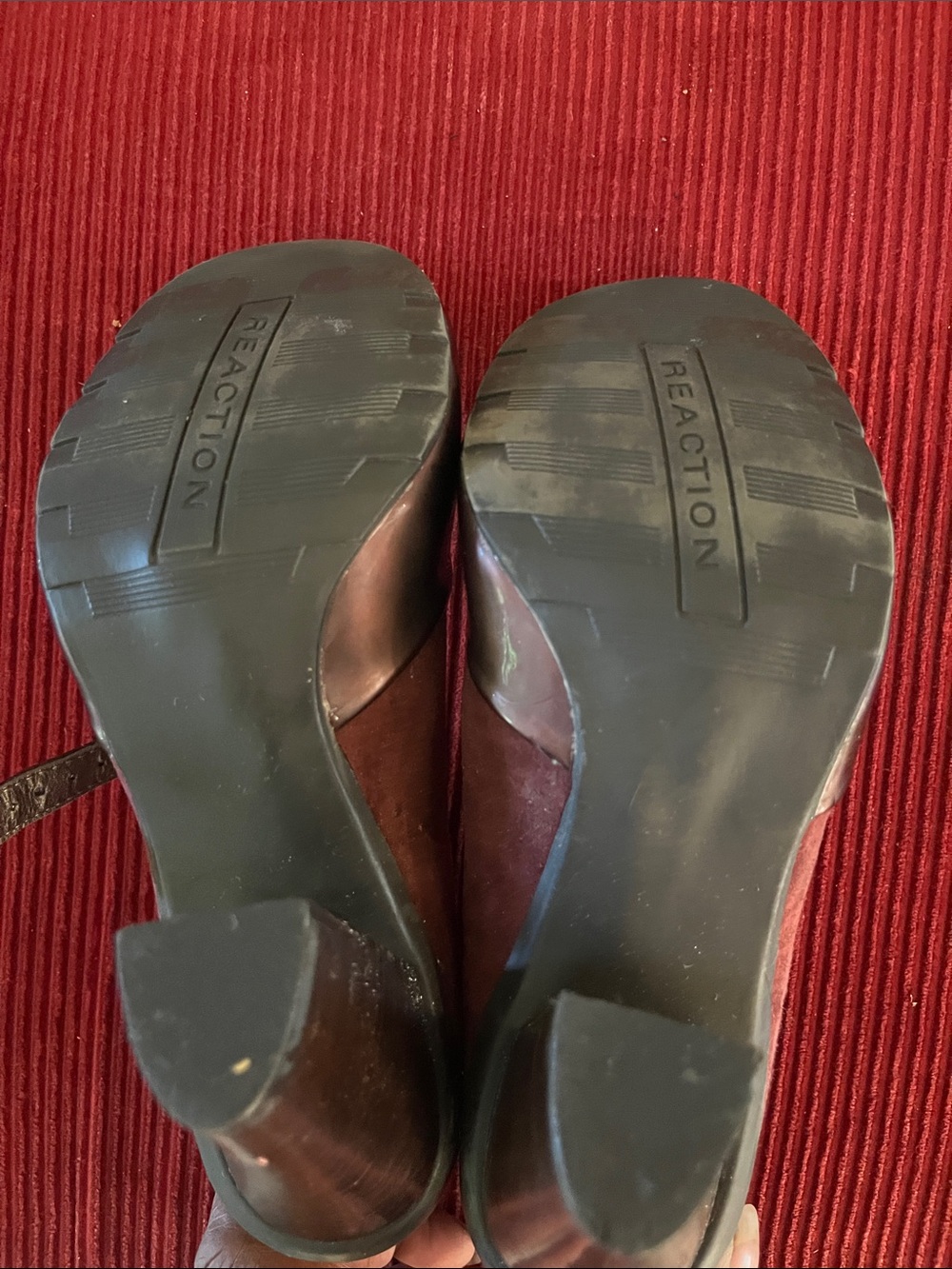 Kenneth Cole Reaction Burgundy Mary Jane Pumps- size 6 - Picture 3 of 3